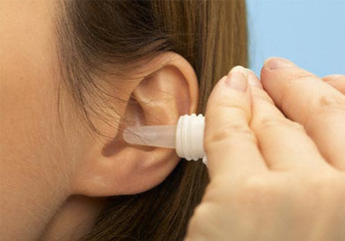 Cách vệ sinh tai khi bị thủng màng nhĩ an toàn tại nhà