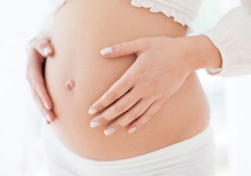 Mang thai tuần đầu bụng có to không? Khi nào bụng to?